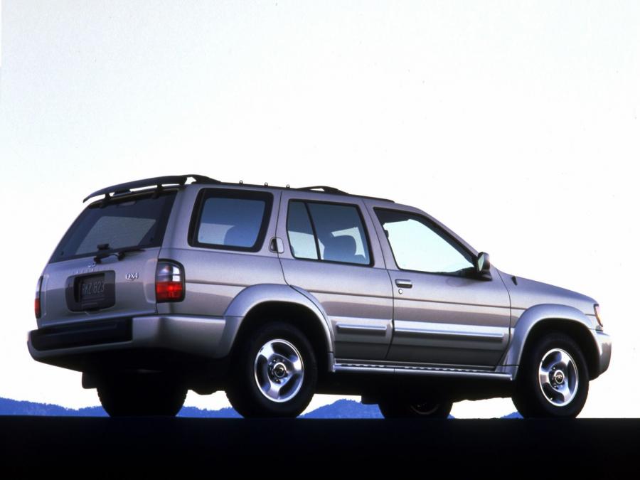  Infiniti QX4 2000 года  (фото 2 из 7)